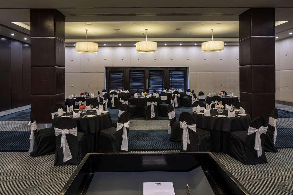 होटल The Park 5*